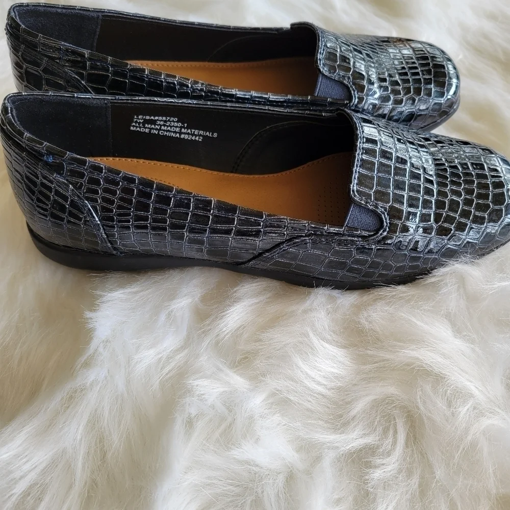 Comfortview Women's Black Loafers